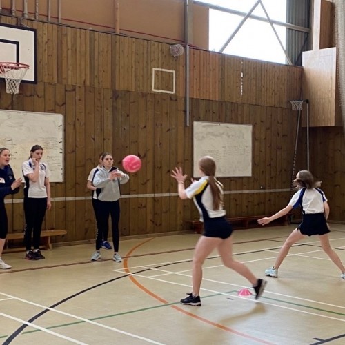 Leeds Rhinos Netball Paige Kindred at IGS (4)