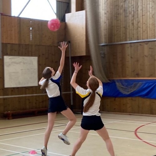 Leeds Rhinos Netball Paige Kindred at IGS (5)