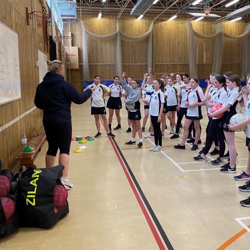 Leeds Rhinos Netball Paige Kindred at IGS (6)